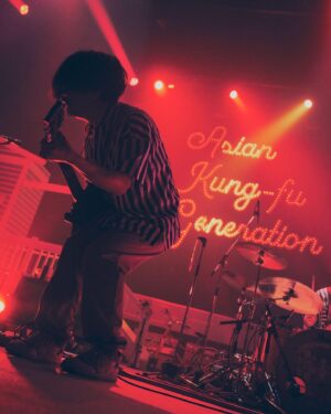 Masafumi Gotoh Instagram - ASIAN KUNG-FU GENERATION
at 日本青年館

ツアー再開。心配してくれてありがとう。もう喉は大丈夫です👌

Photographer @tetsuyayamakawa 
#asiankungfugeneration #tokyo #akg #tour