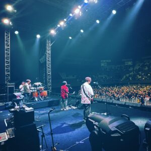 Masafumi Gotoh Instagram - ASIAN KUNG-FU GENERATION 
at Tennis Indoor Senayan in Jakarta, Indonesia 

ようやく来ることができたインドネシア。とても楽しい夜でした。またね！

#asiankungfugeneration #jakarta #indonesia