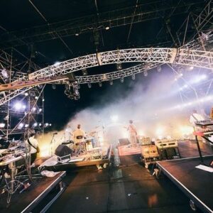 Masafumi Gotoh Instagram - 大雨のなか待ってくれてありがとう。僕らはなんとか演奏できたけれど、SEKAI NO OWARIのメンバーやファンの皆は気の毒だった。
同じ機会は得られないけれど、また別のスペシャルな瞬間や幸福が彼らにありますように。🙏

Thank you for waiting for our performance in the heavy rain.
See you!!

Photographer @tetsuyayamakawa 

#sweetloveshower #asiankunhfugeneration #mtfuji