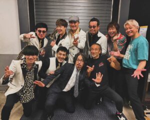 Masafumi Gotoh Instagram - Voyage To Paradise
at Zepp DiverCity

東京スカパラダイスオーケストラの周年ツアーに出演しました。本当にクールでスウィートな大先輩たち。豊かで包容力のあるアンサンブルとサウンドに塗れて、夢心地の3曲でした。ソロ楽曲、Good New Timesまで一緒に演奏できて感無量です。いつか一緒にメキシコ🇲🇽でコンサートがしたいです。

#tokyoskaparadiseorchestra #asiankungfugeneration #gotch #tokyo #mexico
