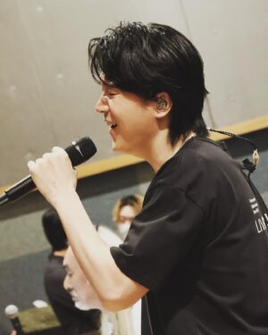 Masaharu Fukuyama Instagram - 「想望」1等賞ありがとうございます！原作、俳優陣の演技に導かれて生まれてきた作品です。ひとりでも多く観ていただきたい。是非とも劇場でご鑑賞ください。福

@ano_hana_movie 

#福山雅治 #想望
#映画あの花　
#あの花が咲く丘で君とまた出会えたら
#BROS1991