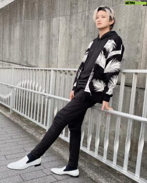 Masahiro Inoue Instagram - 白黒着がち。