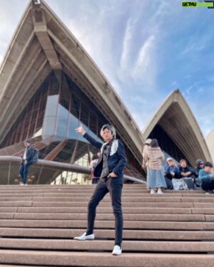 Masahiro Inoue Instagram - オペラハウスとインコ。笑