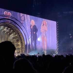 Masali Baduza Instagram - Beyoncé in London. A most magical night indeed. 

(swipe for the most embarrassing content I’ve ever willingly shared but idc because I literally came to the concert to sing heated with 👑🐝)