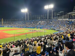 Masayasu Wakabayashi Instagram - 前田くんの解説聞きながら観るプロ野球10倍トゥース