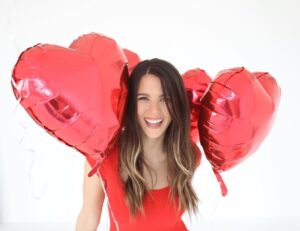 Masey McLain Instagram - Whichever one you’re feeling this  Valentine’s Day...😌❤️😘 love is beautiful and the sweetest gift to humanity. Whether it’s friendships, your person, or family ❤️
“We love because He first loved us.” 1 John 4:19 ❤️❤️❤️
📸 @jesshenderson