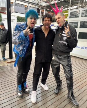 Massimiliano Caiazzo Instagram - A  A  A 
CERCASI RECLUTE NINJA