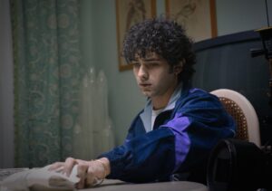 Massimiliano Caiazzo Instagram - Oggi nelle sale esce finalmente @pianopiano.film 
Un progetto a cui ho voluto partecipare fortemente e al quale sono molto legato. 
Ciro è un personaggio tanto diverso, ci ho lasciato un pezzo di cuore, la sua vulnerabilità mista alla sua durezza mi hanno commosso già in lettura 
@nicolaprosatore non smetterò mai di ringraziarti per tutto questo, SEI UN GENIO.

CI VEDIAMO QUESTA SERA ✨❤️

@briciolafilm 
@iwonderpictures