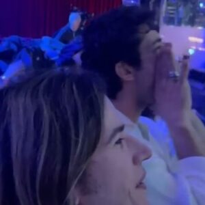 Massimiliano Caiazzo Instagram - Sanremo, gli specchi, gli amici, gli alieni e i piani sequenza  senza senso.
