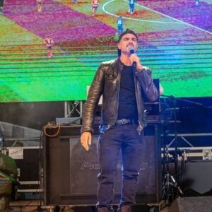Massimiliano Varrese Instagram - MASSIMILIANO VARRESE LIVE 🎤
IN SVIZZERA 🇨🇭 CON "FAI  CLAP CLAP" 🎵

ITALIAN MUSIC FESTIVAL🇮🇹 @italian_music_festival_rj
Rapperswil - Jona (St. Gallen) 🇨🇭

📷 Photo by: @nucciomastrogiacomo 
@italoblogger 

Riprese Video: @unoitaliatv

𝙁𝙖𝙞 𝘾𝙇𝘼𝙋 𝘾𝙇𝘼𝙋...𝙚 𝙖𝙫𝙧𝙖𝙞 𝙡𝙖 𝙫𝙚𝙧𝙞𝙩𝙖̀🎵

#massimilianovarrese #artistapoliedrico #attore #cantante #ballerino #gaiclapclap #svizzera #live #world  #nientedavididere #ilmiogurusghangherato #grageagency
@massimilianovarrese @italian_music_festival_rj  @grageagency @ginaazzato @unoitaliatv @joseba_label @sonotikalivemusic