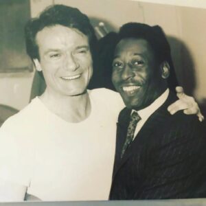 Massimo Ranieri Instagram - Ricorderò questo abbraccio per sempre, grazie Maestro per aver donato tanta felicità ai nostri occhi e ai nostri cuori R.I.P.❤️