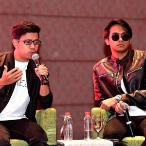 Mat Luthfi Instagram - Berkongsi pengalaman membangunkan platform personal @matluthfi90 dan platform company @mlstudiosmy. Terima kasih @finasmalaysia di atas jemputan dan gambar. Turut menjadi panel ialah @mrkokom, @ariffbahran dan @sofyank96.

So sekarang saya dah sama level dengan Will Smith la kan? 😂