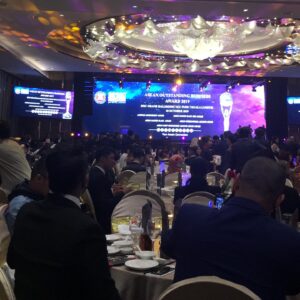 Mat Luthfi Instagram - We were bored during ASEAN Business Award ceremony so I suggested to my table-mates to go on the stage to protest like the recent UM student. One of them wasn't sporting enough to cut the joke short by asking “Dekat mana pulak kau nak cari manila kad?” to which I replied, “This is ASEAN award, there got to be some Filipinos around.”
