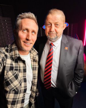 Matej Cifra Instagram - Nasledujúce tri dni - tri rozhovory - s kandidátmi na prezidenta, ktorí vyšli z generálky volieb na www.funradio.sk 🗳️ 📻
📍 Pondelok : po 15:00 @ivankorcok 
📍Utorok : po 15:00 @igor_matovic_olano 
📍Streda : po 15:00 #štefanharabin

FYI, @peter_pellegrini druhý v našom prieskume odmietol účasť a preto sme zavolali štvrtého v poradí pána Matoviča. 🤪

#nikdynehovoržemášzlýdeň #snívajzabdela #vašelajkysúmojekrídla #presidential #debate #2024 @jasomfunradio

Na poslednej fotke som žmurkol dokelu...
