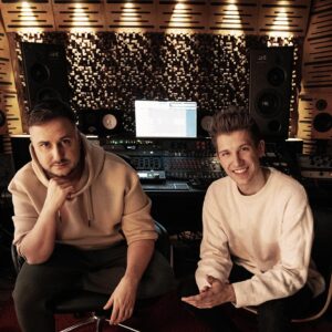 Mateusz Ciawłowski Instagram - Taka współpraca to przyjemność.
Za niedługo pierwsze efekty!
Dzięki @mciawlowski za zaufanie! 🔥