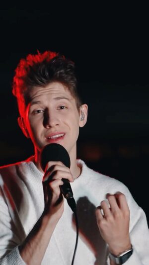 Mateusz Ciawłowski Instagram - Prosiliście o cover tej piosenki - proszę bardzo! Już dostępny na moim kanale, zostawcie tam coś po sobie ❤️ #tatoniepij #cover