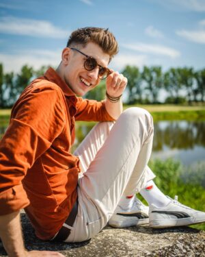 Mateusz Ciawłowski Instagram - moje najlepsze wspomnienie z wakacji to… ☀️ dajcie znać! ⛱️