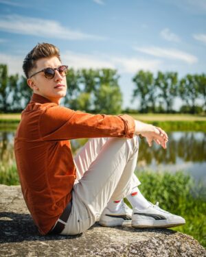Mateusz Ciawłowski Instagram - moje najlepsze wspomnienie z wakacji to… ☀️ dajcie znać! ⛱️
