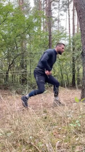 Mateusz Gamrot Instagram - No days off 🔥 
Nadeszła jesień, a zima zbliża się wielkimi krokami, ale nawet zła pogoda nie jest powodem, aby rezygnować z treningu, lub ulubionego biegania w terenie.
Z pomocą przychodzi odzież Under Armour COLDGEAR®BASELAYER, która chroni ciało przed wilgocią oraz sprawia, że odzież pozostaje sucha i zachowuje lekkość. Dodatkowo dzięki butom HOVR PHANTOM SE WARM, które są elastyczne i wodoodporne jestem gotowy na każde warunki pogodowe.
A już od dziś od wtorku 17.10 do czwartku 19.10 do godziny 23:59 z kodem „GAMER20” macie 20% zniżki na najnowszą kolekcję Under Armour. Z kodu możecie skorzystać w brand house’ach Under Armour lub online w @sportstylestory 
Mam nadzieję, że teraz nie macie żadnych wymówek, żeby odpuścić trening 😉

#UAColdGear #UnderArmour @underarmour @sportstylestory 
#ProtectThisHouse
Współpracareklamowa