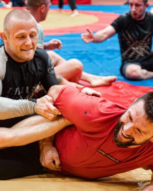 Mateusz Gamrot Instagram - Dużo nauki ale przede wszystkim dobra zabawa i uśmiech na twarzy 😁🔥
@leglockcamp x @mocne_chlopy_bjj_camp to były mocne dni , do następnego 👊🤼‍♂️ 
#lifestyle 
.
.
📸 @borojitsu