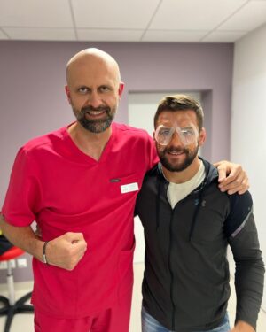 Mateusz Gamrot Instagram - Nadszedł dzień kiedy po 30 latach noszenia okularów mogę je odłożyć na półkę. Precyzja i celność wzrasta do 100 % ✊ 
Dr Andrzej Dmitriew wielki pasjonata sportu oraz człowiek o wielkim sercu !! Dziękuje Doktorze za nowa kartę życiowa! Wykorzystam jak tylko mogę! ❤️ 
Chwila rekonwalescencji i wracam na mate w pełni gotowy i z dużym apatytem na resztę roku! 
Pozdrawiam i życzę wszystkim udanego weekendu 🔥