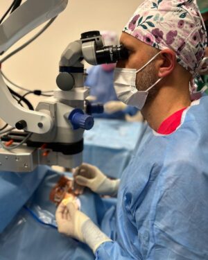 Mateusz Gamrot Instagram - Nadszedł dzień kiedy po 30 latach noszenia okularów mogę je odłożyć na półkę. Precyzja i celność wzrasta do 100 % ✊ 
Dr Andrzej Dmitriew wielki pasjonata sportu oraz człowiek o wielkim sercu !! Dziękuje Doktorze za nowa kartę życiowa! Wykorzystam jak tylko mogę! ❤️ 
Chwila rekonwalescencji i wracam na mate w pełni gotowy i z dużym apatytem na resztę roku! 
Pozdrawiam i życzę wszystkim udanego weekendu 🔥