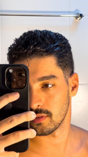 Matheus Costa Instagram - coisa rápida 🛁🧼🚿