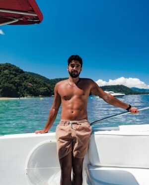 Matheus Costa Instagram - pegando um ☀️
