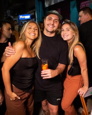 Matheus Crivella Instagram - ESTAMOS ABERTOS!

Passando pra agradecer a todos que passaram e prestigiaram nosso @barraizrio esse FDS, muito OBRIGADO!

Nosso sonho se tornou realidade e o novo point do Leblon nasceu, venham conhecer e sentir um gostinho da nossa vibe de Caraiva!

Obrigado senhor por mais uma conquista, agora é hr de trabalhar e fazer dar certo! 🙏🏻