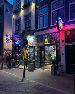 Matheus Crivella Instagram - Uma noite qualquer em Amsterdã! 🍺🇳🇱