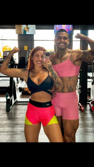 Matheus Sampaio Instagram - Me sentindo uma grande gostosa bronzeada. 🙂‍↕️ 

Ib: @_leticiafonseca_