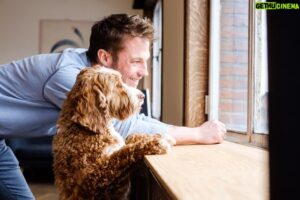 Mathias Coppens Instagram - Samen met Dr. Pol op de foto mogen😊liefste hond ooit! Mooie herinnering❤️#petphotobelgium