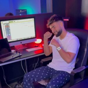 Mathias Lammari Instagram - Extrait de mon premier son 📀
J’attend vos retours 😌