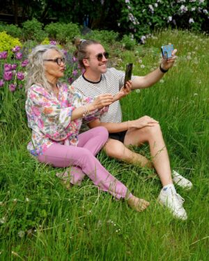 Mathieu Dufour Instagram - Faites comme Pieret; soyez heureux, prenez-vous en photo où vous voulez pis torchez vous du reste 🌸😬

📸 @bertexertier 
🫱🏻‍🫲🏼(support moral et behind the scene) @loounie