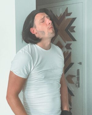 Mathieu Jonckheere Instagram - John Wish, disponible pour tout anniversaire, mariage ou soirée mousse.
Dépêchez-vous ça se bouscule au portillon.
Booking : johnwish@cabalancepasmal.org
~
PS : John Wick débarque sur ma chaîne vendredi 🔥