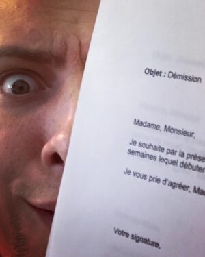 Mathieu Jonckheere Instagram - Le 28 juin 2014 je poste ma toute première vidéo sur YouTube.
9 ans plus tard, l’heure est venue de déterrer quelques archives…
1~ Je passe mon entretien pour bosser dans une banque. Si vous pensez que je suis né en sachant quoi faire de ma vie, zoomer sur ma face.
2~ J’ai trouvé un concept jamais vu sur YouTube. Les américains peuvent aller se coucher.
3~ « Attends on avait pas une bête de concept, pk j’conclus encore des assurances incendies moi ici ? »
4~ Mon premier setup (rincé).
5~ Ça va mal finir cette histoire.
6~ J’prends la confiance en bad bitch blanche neige. Tant qu’à y aller allons-y gaiement.
7~ Mon boss est tombé sur ma vidéo de blanche neige. Faut que je dégage asap.
8~ Petit à petit le concept a pris. J’remets ma démission avec un plaisir non dissimulé après 2 ans et demi de bons et loyaux services.
9~ YouTube est sous article 13 (= ça crie à la fin du game à l’époque). J’viens de passer de 2 à 1 seul temps plein. Mes parents ont les fesses qui tremblent pour moi. Mais ça va bien se passer j’le sens bien.

Bon anniversaire à moi, mais surtout à vous et votre soutien infaillible. Sans vous, c’est sans moi.

C’est que le début croyez-moi ❤️