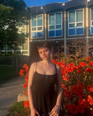 Matia Jackett Instagram - how’s allergy season treating you 🧡🌿🐝