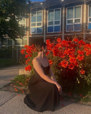Matia Jackett Instagram - how’s allergy season treating you 🧡🌿🐝