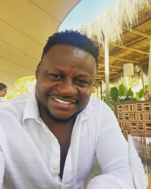 Matias Damásio Instagram - Nem muito bonito para não te dar trabalho e Causar problemas 
Nem muito feio para não te fazer  passar vergonha 

Beleza mediana Bb aqui é seguro 🍾🙌🏾

Deus no comando🙏
