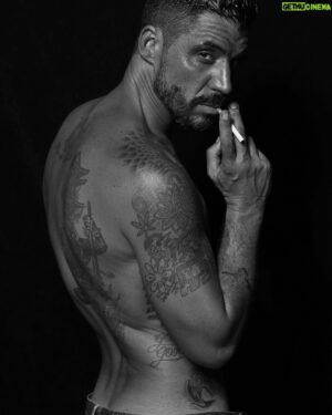 Matías Desiderio Instagram - Vivi viernes ❤️🍷🍷🎼🎭🎉
#Matiasdesiderio by @machadito_arte 

#actor #actorargentino #fotografo #gabymachado #hombre #fuerza #matiasdesiderio #positivevibes #abrazos #buenosaires #argentina #cuidarse #vivirlavida #fuerzaaereaargentina #matiasdesiderio #actorargentino #celebracion #amor #sexymen #hombresguapos #men #actor #sexy #sexyhot #losangeles #model #modelmen #argentina