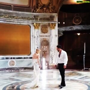 Matías Desiderio Instagram - Campaña @carreraparfums ...muy pronto!
Gran trabajo de todo el equipo Gracias!
Director @gabriel.grieco 
@claramkovacic @heyvanvan @lapolillavestuario 
@dafi.makeup 
.
.
.
#fashionfilm #perfume #perfaum #actores #matiasdesiderio #perfumeitaliano #director #palaciopaz #campaña #moda #actoresargentinos