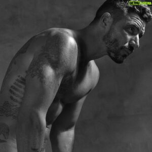 Matías Desiderio Instagram - Sesión fotográfica 
#matiasdesiderio por @machadito_arte

#actor #actorargentino #fotografo #gabymachado #hombre #fuerza #matiasdesiderio #positivevibes #abrazos #buenosaires #argentina #cuidarse #vivirlavida #fuerzaaereaargentina #matiasdesiderio #actorargentino #celebracion #amor #sexymen #hombresguapos #men #actor #sexy #sexyhot #losangeles #model #modelmen #foryou