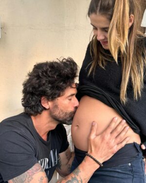 Matías Novoa Instagram - Ella es una mujer hermosa en todos los sentidos, lleva en su alma el ser madre. Es protectora, trabajadora, inteligente, madiadora, maestra, de un corazon enorme. 
Somos afortunados de tenerte a nuestro lado. Te amamos con todo el corazon. 

Atte. Axel, Marcelo, Milo y yo…. FELIZ DIA MI AMOR.