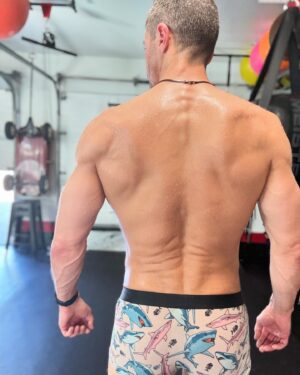 Matt Cohen Instagram - 54 days in to healthy protocols! Feeling great! 1-morning sun exposure pre caffeine 2-cold plunge or ice bath exposure before caffeine 3-CAFFEINE 4-30 minute workout 5-15 minutes sauna at 195 degrees. It’s a start!