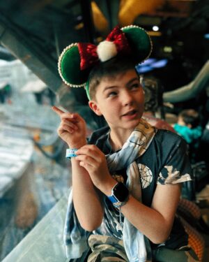Matt Dallas Instagram - Disney dump. 🏰✨We visit Disneyland every year at Halloween time but this year we decided to kick of the holiday season by celebrating their first day of #DisneyFestivalOfTheHolidays and it was the most magical experience. There is no event we look forward to more as a family. Thank you Walt for creating a place so special. #Disneyland #WakandaForever @disneyparks @disneyland #hosted