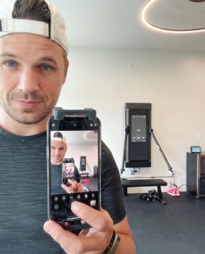 Matt Lanter Instagram - I got 99 problems but I’m in my new home gym and ignoring all of them. Y’all I’m ~literally~ PUMPED to be a #TonalPartner…I freakin ❤️ this machine. #beyourstrongest @tonal #homegym