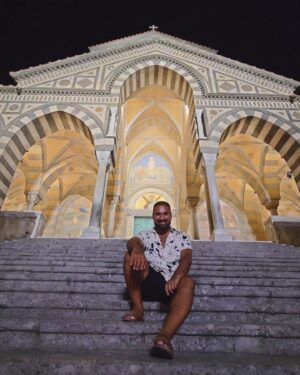 Matt Pardus Instagram - Z Amalfi jsme byli upřímně maličko zklamaní. Jasně, je to krásné městečko, ale spíše takové Instagramové kam většina lidí jezdí asi za pár fotkami nebo reelskem... Mini pláž, kde je na 2 m² asi 500 lidí a to maximálně metr od břehu 😂 Takže spíše tak projít, vychutnat si výhledy, přespat a někam dále, kde bude méně lidí 😉 Ale pár krásných chvil, míst a výhledů jsme si i tak našli 😉 A to hlavně díky super ubytování, které jsme našli nad celým Amalfi ve vesničce Pogerola... A takhle nějak to vypadalo ❤️
•
•
•
#amalfi #amalficoast #amalficoastitaly #amalfiküste #amalficoast_ #amalfigram #costieraamalfitana #costaamalfitana #italy #italie #italytravel #italygram #italytrip #cestovanie #cestujeme #cestovani #travelphotography #travelblog #berky #pavelberky #mattpardus #dnescestujem #italia #italyiloveyou #italylovers #igersamalficoast #italy❤️ #italy🇮🇹 #italy_vacations