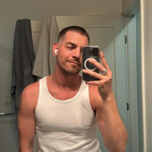Matt Rogers Instagram - Shy toxic girl summer