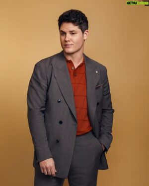 Matt Shively Instagram - The fam is back April 2nd with two brand new episodes. At 8/8:30. On @nbc 
Hair by: @sandylandhair 
Makeup by: @terimakeup 
and incredible styling by: @amicastyled 
@gettyentertainment @j2pix @contourbygettyimages