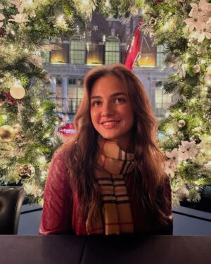 Mattea Conforti Instagram - Watch me progressively put on more layers